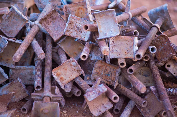 Vecchio metallo ruggine grungy o barre nella struttura di costruzione — Foto Stock