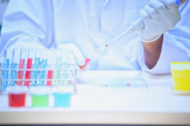 genetik test içine profesyonel pipetting çözüm