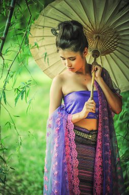 vintage eski Tay kadın içinde geleneksel elbise Tayland