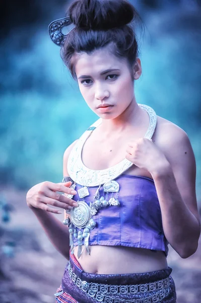 Ασιατικές γυναίκα φοράει Ταϊλάνδης Lanna σειρά, ταυτότητα πολιτισμού της Thail — Φωτογραφία Αρχείου