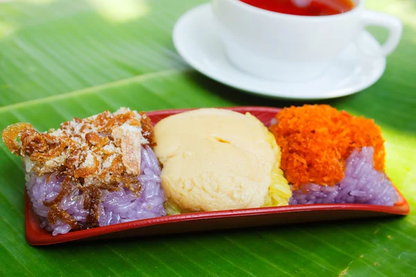 Postres tradicionales tailandeses, dulces tailandeses o Khanom Thai . — Foto de Stock