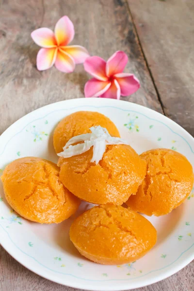 Torta di palma da zucchero con cocco . — Foto Stock