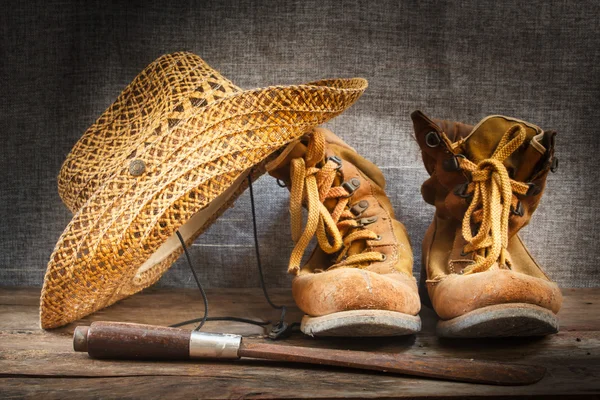 Botas de trabalho velhas, ainda vida . — Fotografia de Stock