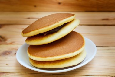 Japon ekmek dorayaki olduğunu.