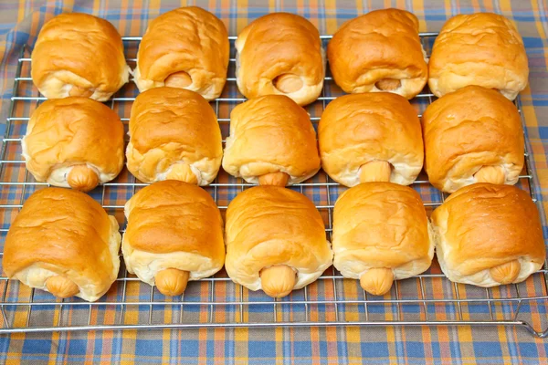 Brot mit Wurst. — Stockfoto