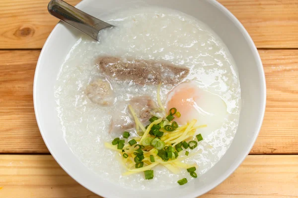 Bubur dengan Telur . — Stok Foto