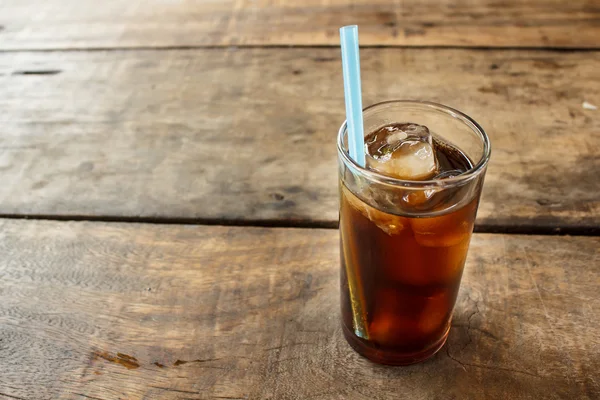 Soft drink on wood table. — Stock Photo, Image