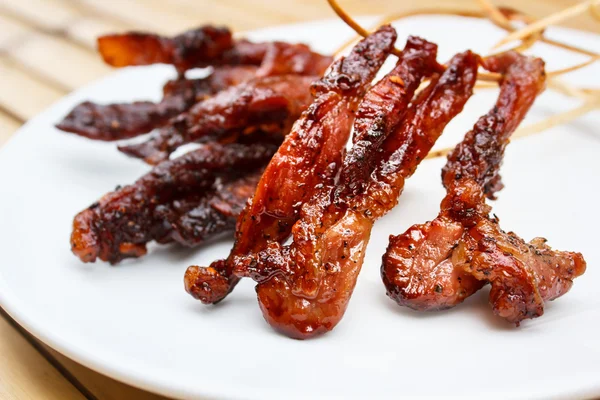 Carne de cerdo a la parrilla, estilo tailandés . — Foto de Stock