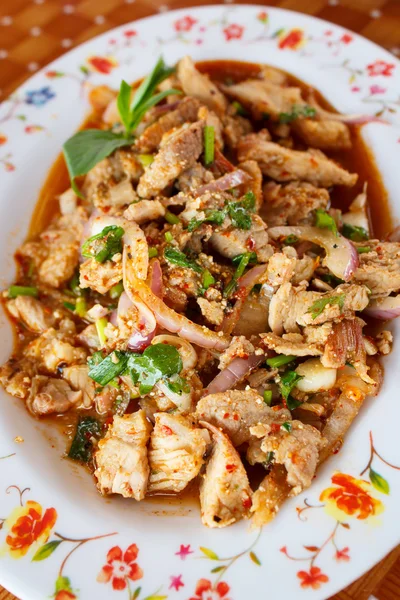 Spicy fläskkött sallad, thaimat. — Stockfoto