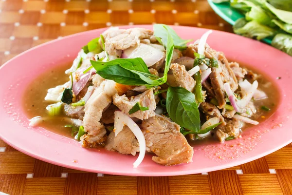 Thai cuisine spicy pork salad. — Stock Photo, Image