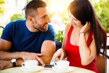 Enjpying kahve ve güneşli bir gün