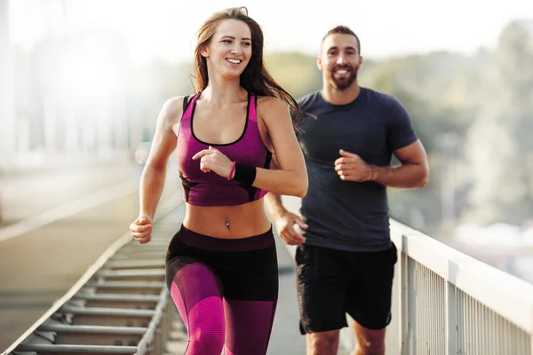 Courir dehors. Sport, santé et conditionnement physique . — Photo