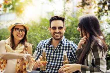 Arkadaşlar bu parkta Enjoying