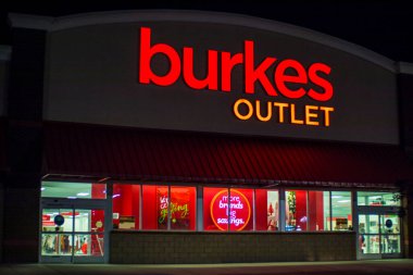 Kuzey Augusta, SC / ABD - 120: Burke mağazası gece