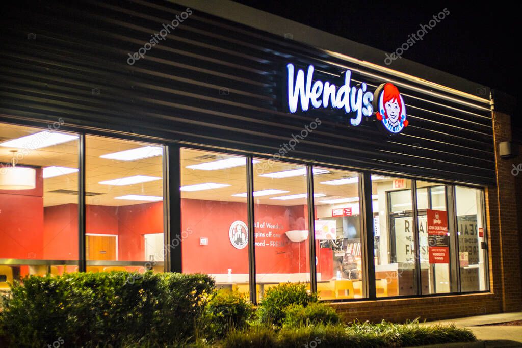 Augusta, Ga / USA - 11 20 20: Wendys Restaurant fast food side view at night
