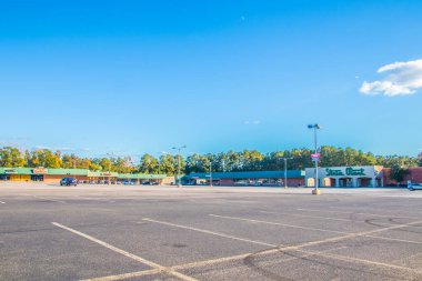 Augusta, Ga / USA - 120: Boş perakende alışveriş merkezi