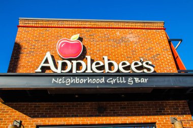 Augusta, Ga / USA - 120: Applebees Restoran Barı ve Izgara İnşaat tabelası