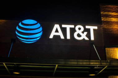 Augusta, Ga USA - 11: 22: 20 Gece AT & T bina tabelası