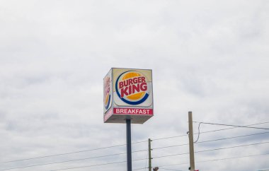 Augusta, Ga USA - 125 20: Burger King fast food restoran sokak tabelası