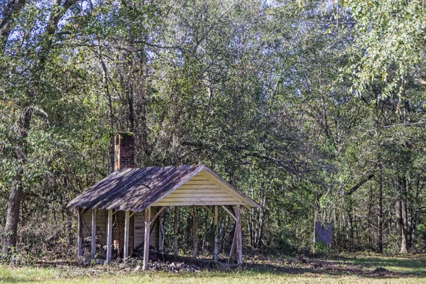 Uma Antiga Estrutura Abandonada Sul Rural Geórgia Vista Frontal — Fotografia de Stock