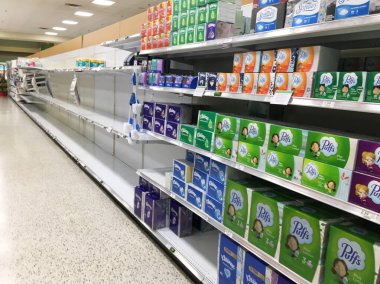 Augusta, Ga USA 125 20: Market tuvalet kağıdı ve kağıt havlular boş raflar ve tabelalar