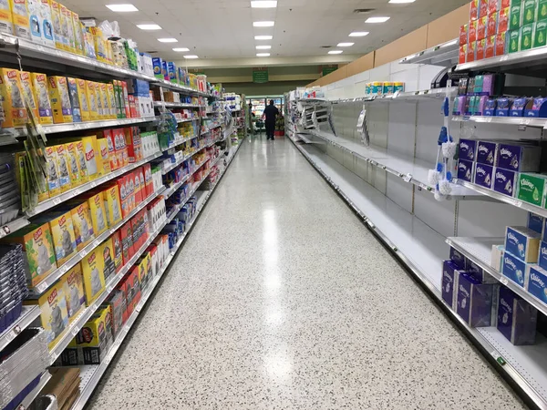 Augusta, Ga USA 11 25 20: Publix grocery store toilet paper and paper towels empty shelves and signs — Stock Image Augusta Usa Publix Grocery Store Toilet Paper Paper Towels Empty Royalty Free Stock Photos