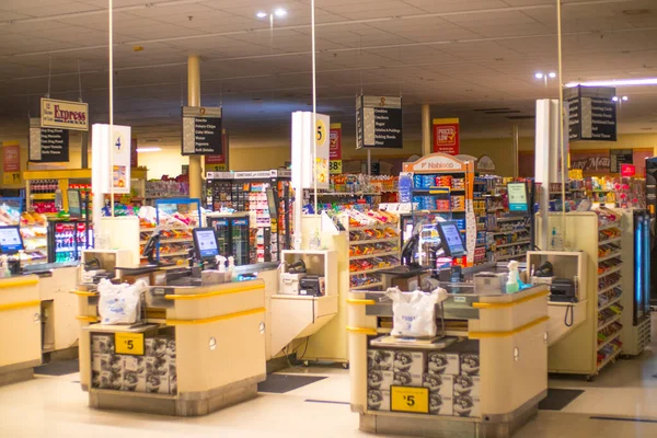 Augusta Usa Food Lion Grocery Store Night Plexiglass Shelf Protect — 스톡 사진