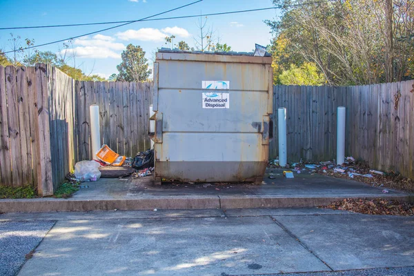 Augusta Usa Afvalcontainer Een Buurtwinkel — Stockfoto