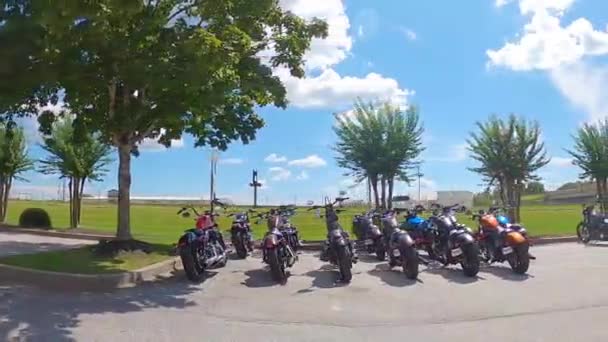 Řady Motocyklů Harley Davidson Slunný Den — Stock video