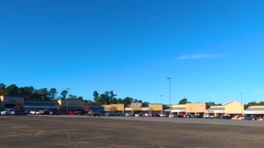 Tatil ve covid-19 boyunca bir alışveriş meydanı.