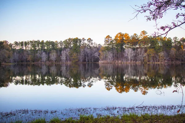 Lago Calmo Com Reflexos Queda Geórgia — Fotografia de Stock