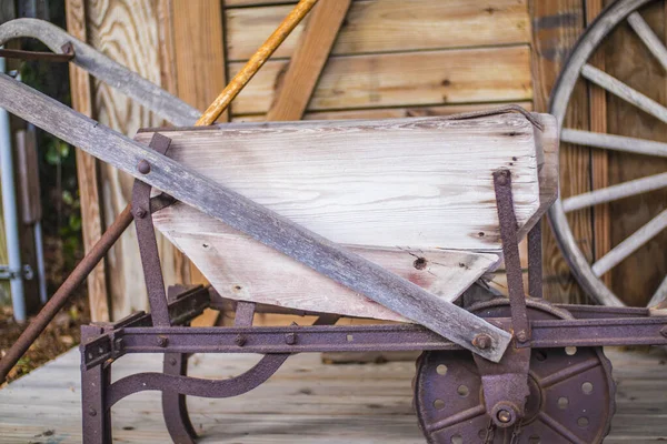 Old Rusty Farm Equipment Brown Shed Fall Sconyers Barb Augusta — Stock Photo, Image