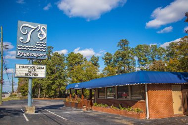 Augusta, Ga USA - 1203 20: T 'nin ünlü Deniz Ürünleri Lokantası yangında hasar gördü ama yeniden açılacak