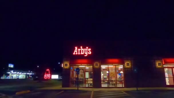 Augusta Usa Arby Restaurant Natten — Stockvideo