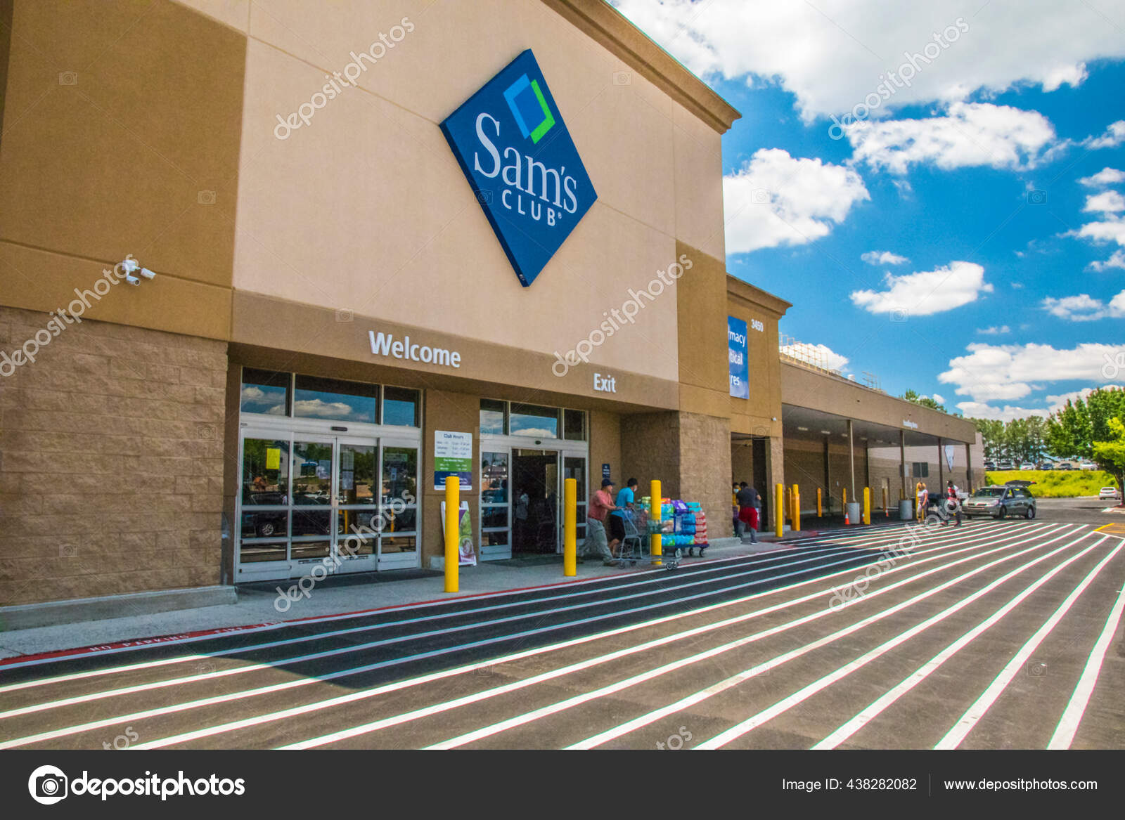 Gwinnett County Usa Sams Club Store Panic Shoppers Exiting Store – Stock  Editorial Photo ©  #438282082