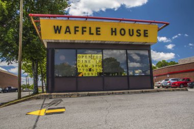 Gwinnett, County USA - 05: 31 20: Waffle House, Snellville, Sahne Hwy ön görüntüsü
