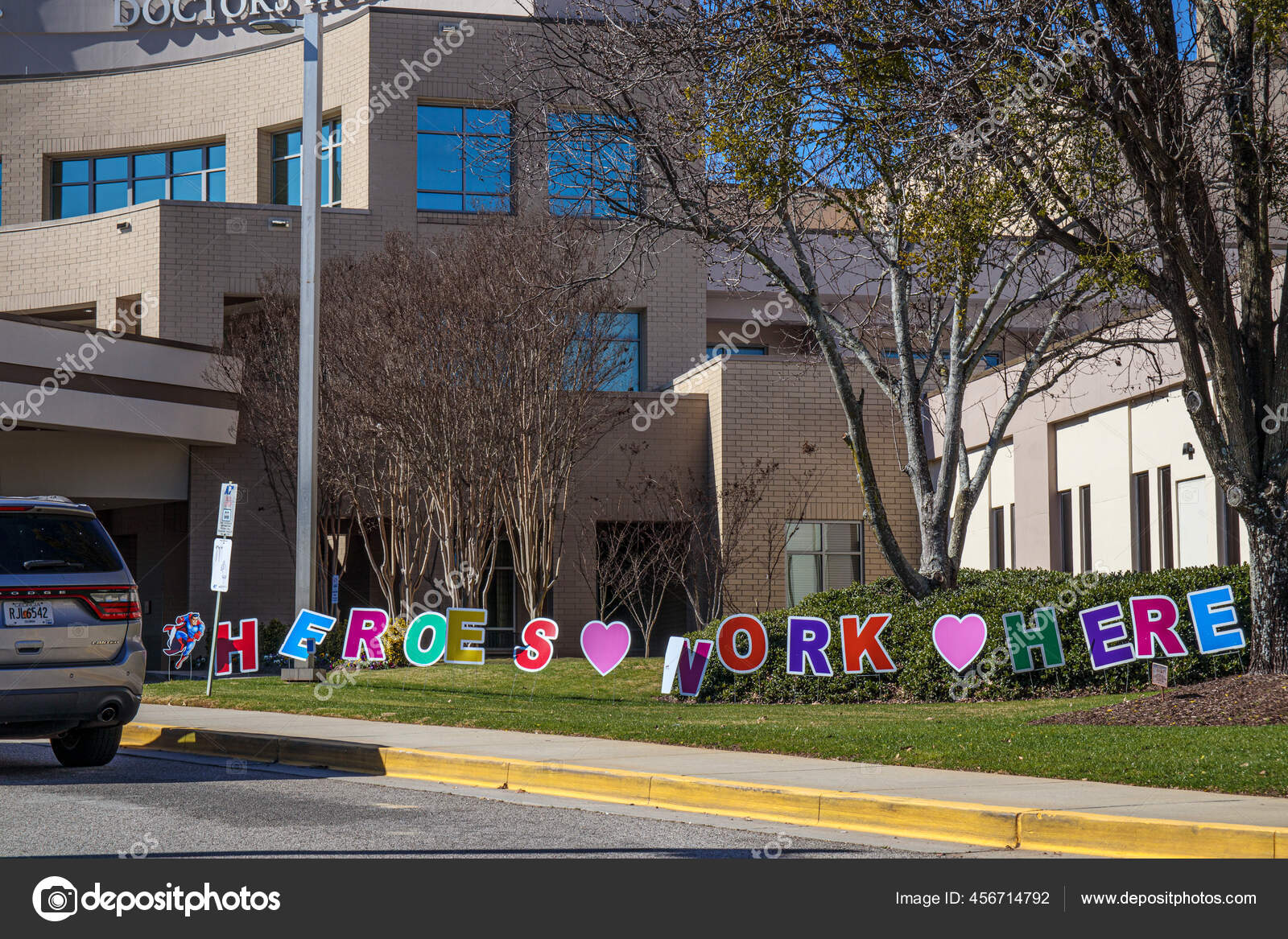 奥古斯塔usa 医生医院的入口人车和英雄签名关闭 图库社论照片 C Madvideos Gmail Com
