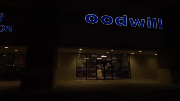 Augusta Usa Nocny Czas Pan Sklepu Spożywczego Goodwill Drodze Peach — Wideo stockowe