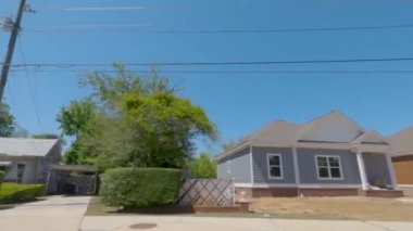 Augusta, Ga USA - 04: 22: Terk edilmiş şehir binaları ve Augusta şehir merkezinde yeni evler inşa ediliyor - Picquet Bulvarı