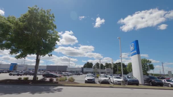 Columbia County Usa Gerald Jones Honda Concesionario Tráfico Árboles Nubes — Vídeo de stock