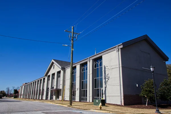Richmond County Usa Nowoczesny Ceglany Budynek Słup Telefoniczny Najświętsza Trójca — Zdjęcie stockowe