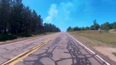 Burke County, Ga USA - 05 01 21: Georgia kırsalındaki kontrollü orman yangınından çıkan duman