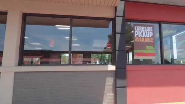 Duluth Usa Burger King Building Street Sign Covid Pandemic Pleasant — 图库视频影像