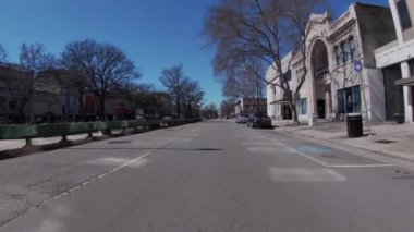 Augusta, Ga USA - 02: 21 FPV tarihi Augusta Georgia klasik binaları şehir parkında sürüyor