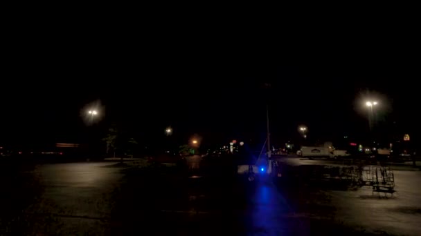 Augusta Usa Stadtbild Mit Blaulicht Und Kameramobil Auf Einem Parkplatz — Stockvideo