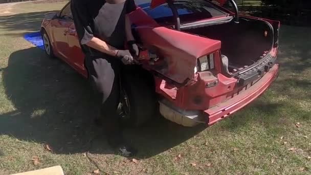 Burke County Usa Homem Usando Moedor Ângulo Mão Carregador Dodge — Vídeo de Stock