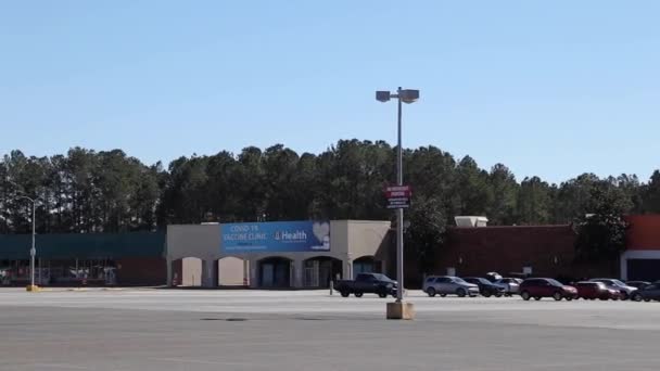 Augusta Usa Pan Edificio Vacío Clínica Vacunas Covid Con Conos — Vídeo de stock