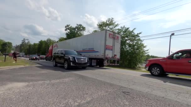 Augusta Usa Long Line Backup Traffic Rush Hour Man Jogging — Vídeo de stock