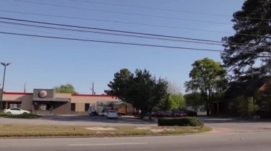 Augusta, Ga USA - 04: 15 Sabah Burger King 'de uzun kuyruklar