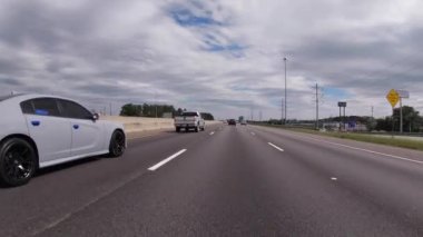 Augusta, Ga USA - 04 18: 21: POV FPV yoğun bir otoyolda gidiyor - Hyw 520